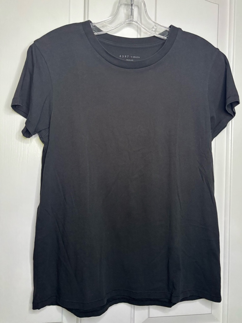 EUC 6397 TShirts Women’s Faded Black Crewneck Tee size Medium